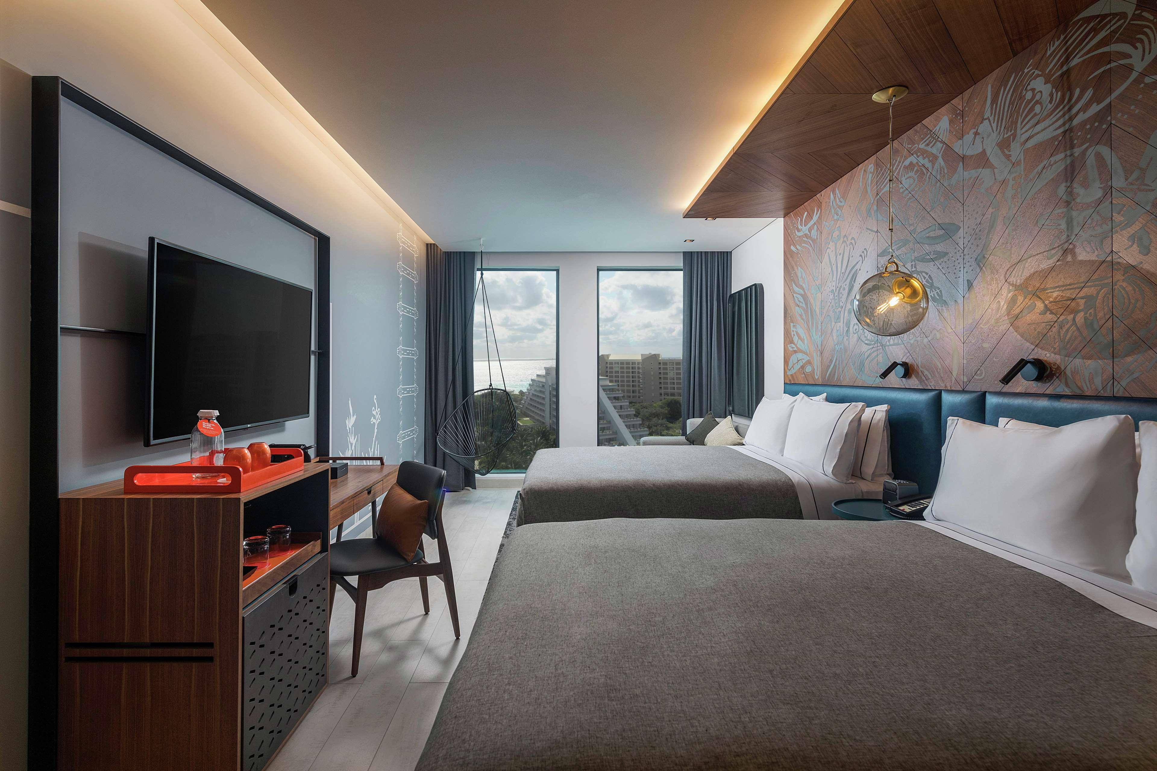 SUNRISE, PREMIUM, 2 QUEEN BEDS, BAY VIEW