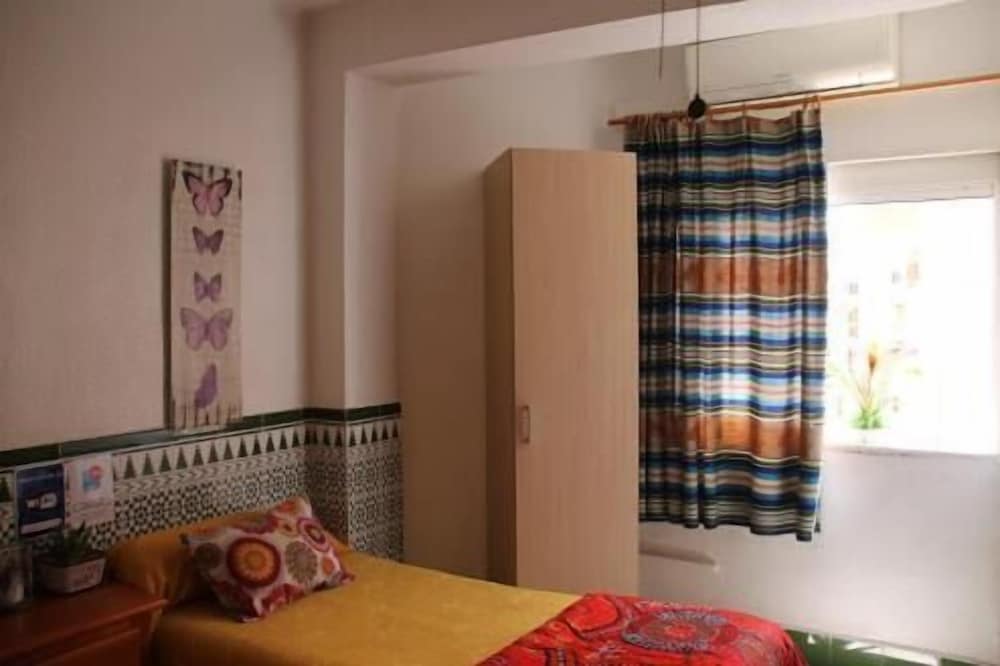 Hostal Estación Almeria 18/30