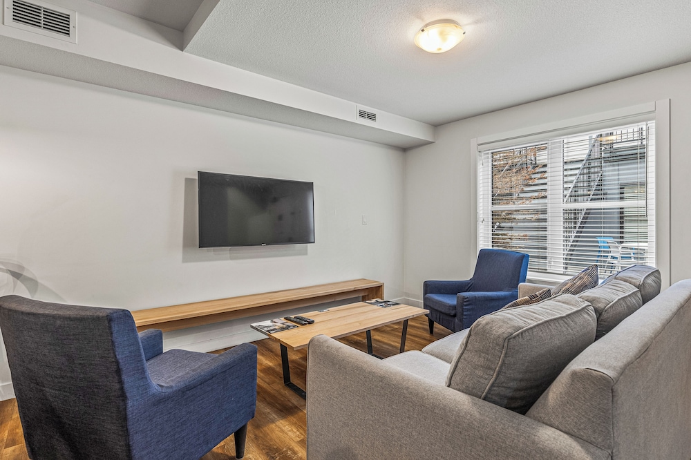 Basecamp Resorts Canmore 33/50