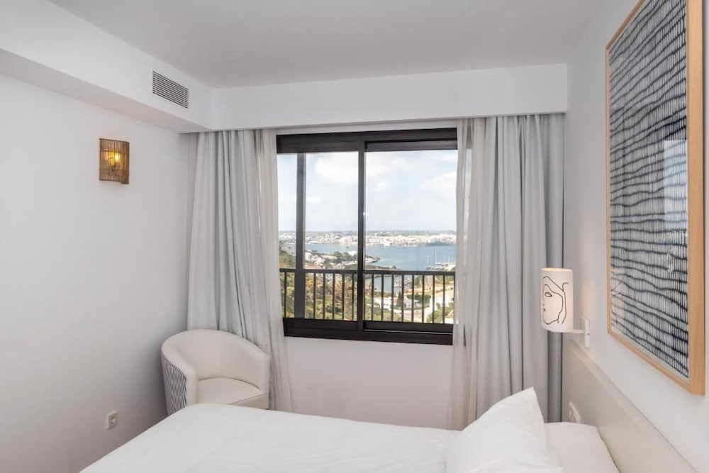 Calallonga Hotel Menorca 9/50
