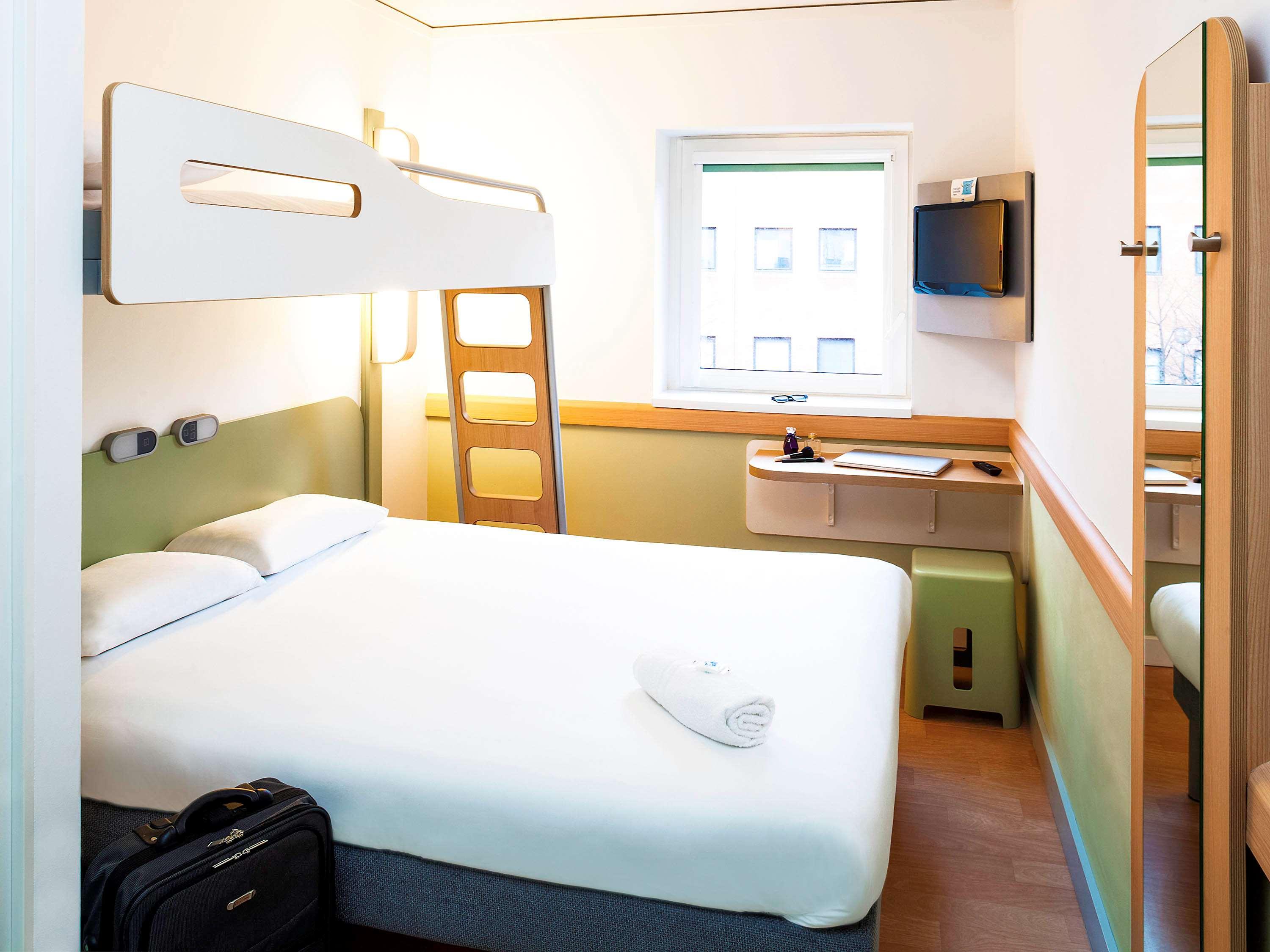 ROOM, TRIPLE, DOUBLE AND BUNK BED