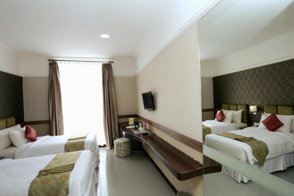 Amarelo Hotel 12/29