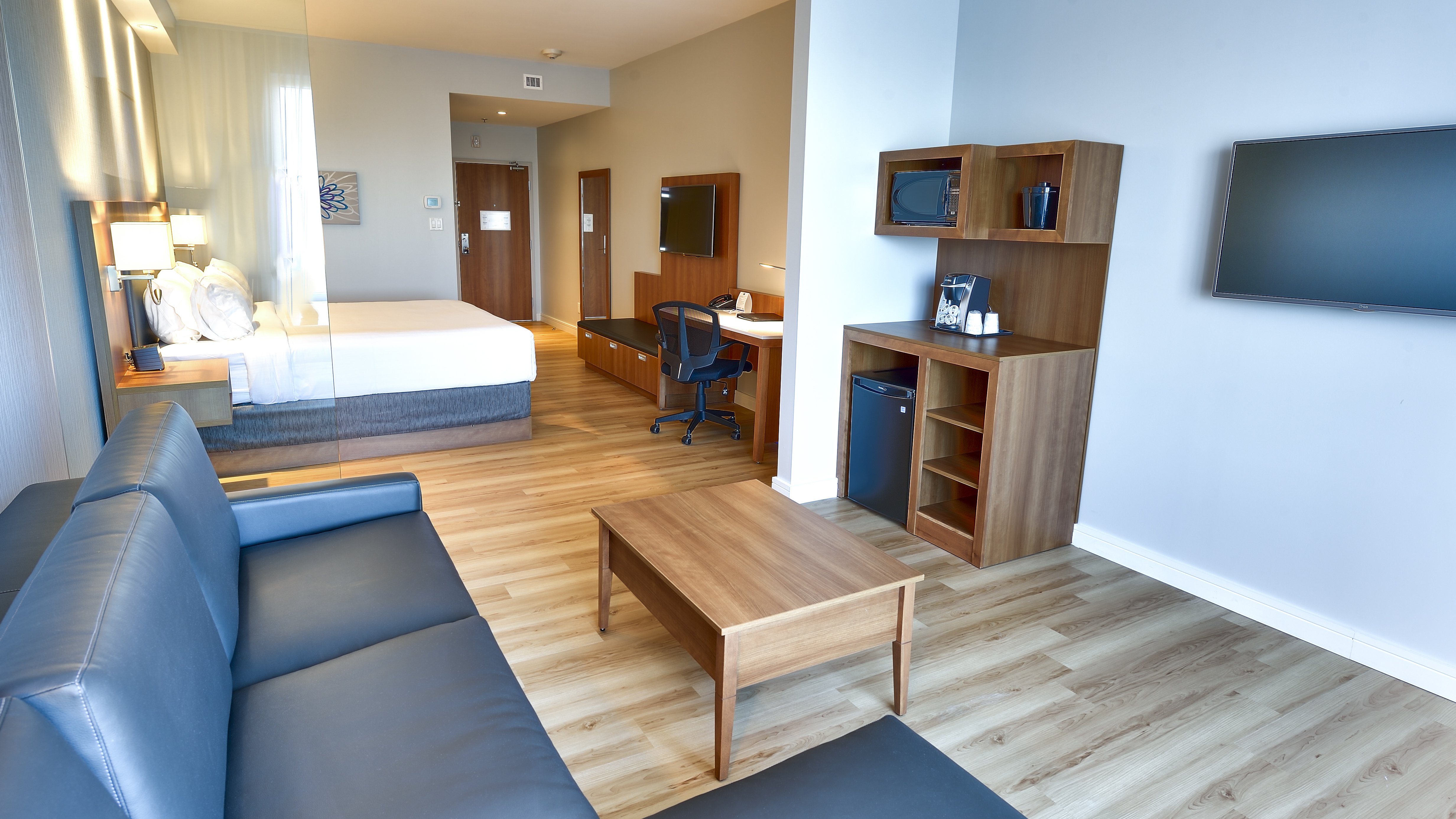 Holiday Inn Express And Suites Vaudreuil Dorion 29/31