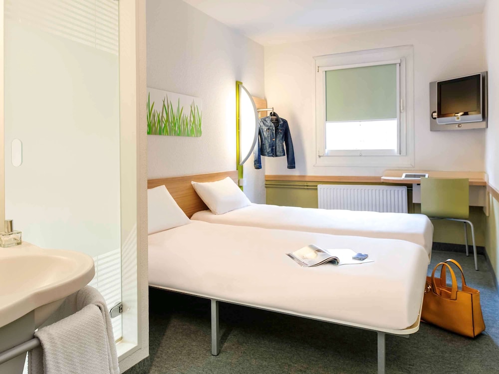 Ibis Budget Roanne 11/63