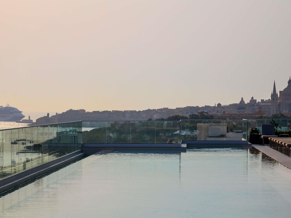 Novotel Malta Sliema 42/46