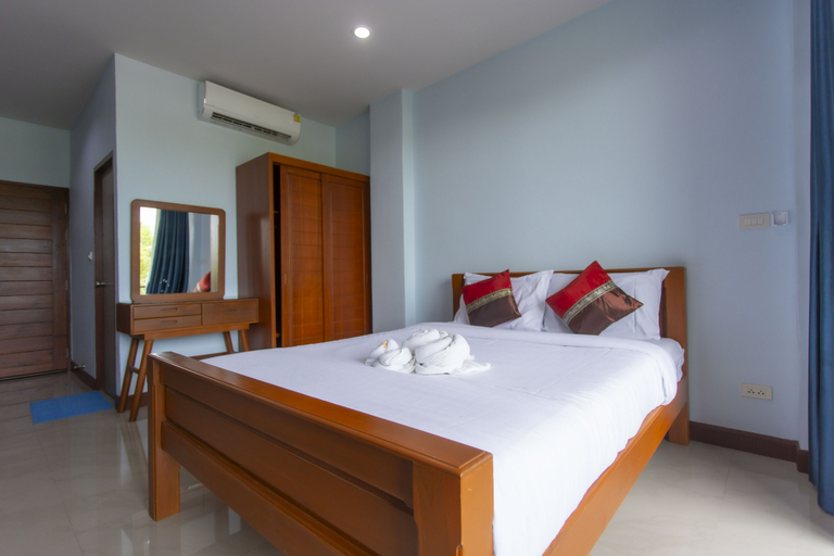 Room, Double Bed, City View