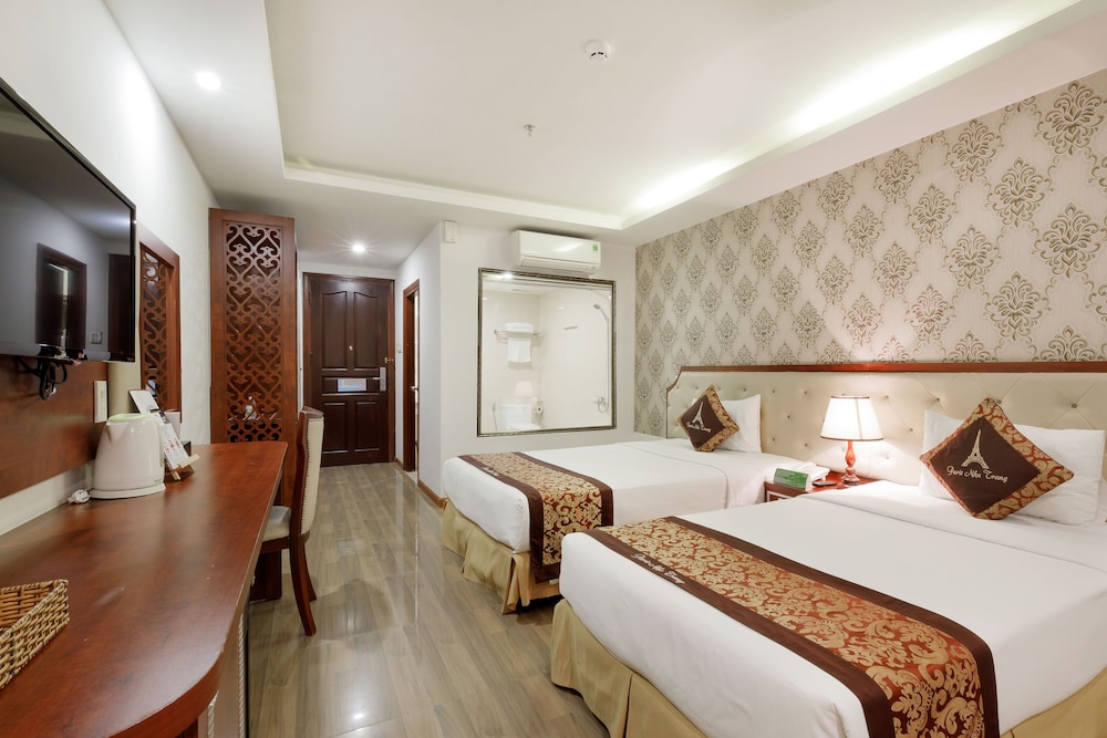 Paris Nha Trang Hotel & Apartment 24/72