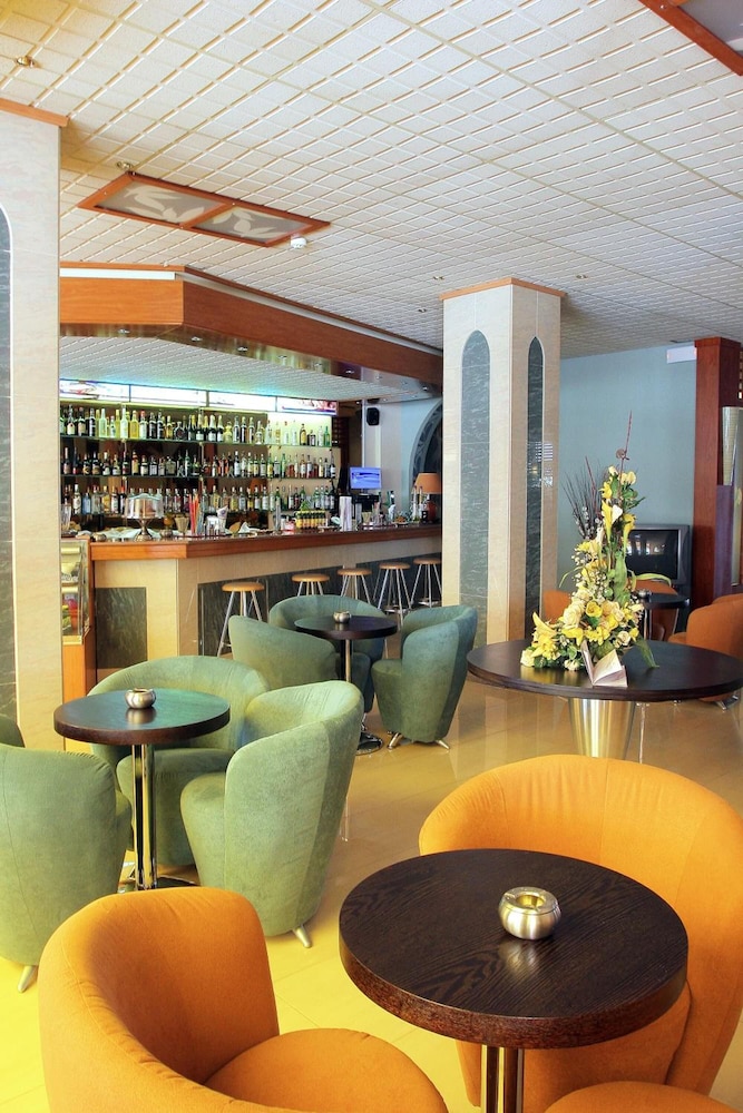 LYDIA HOTEL 56/82