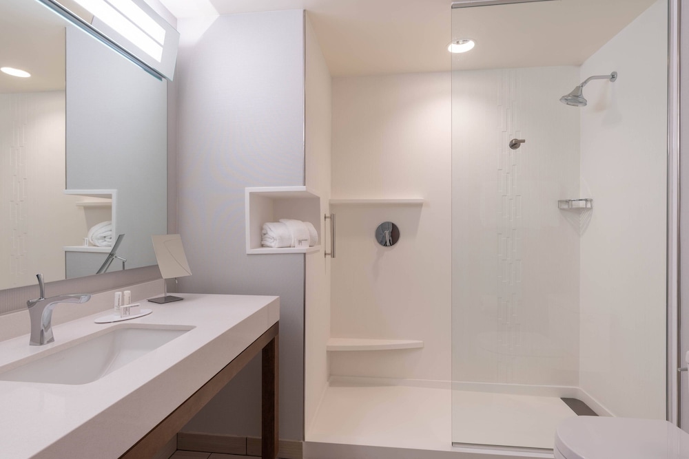 Courtyard by Marriott Thousand Oaks Agoura Hills 13/53