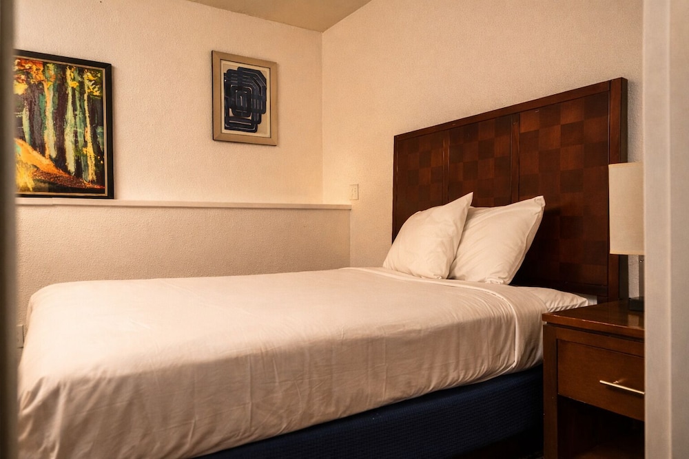 Travelodge by Wyndham Farmington Hwy 64 25/70