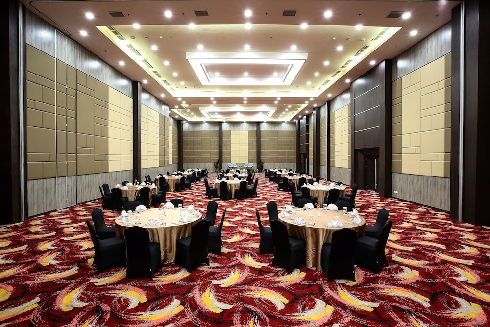 Bigland Sentul Hotel and Convention (ex Olympic Renotel Sentul) 44/50