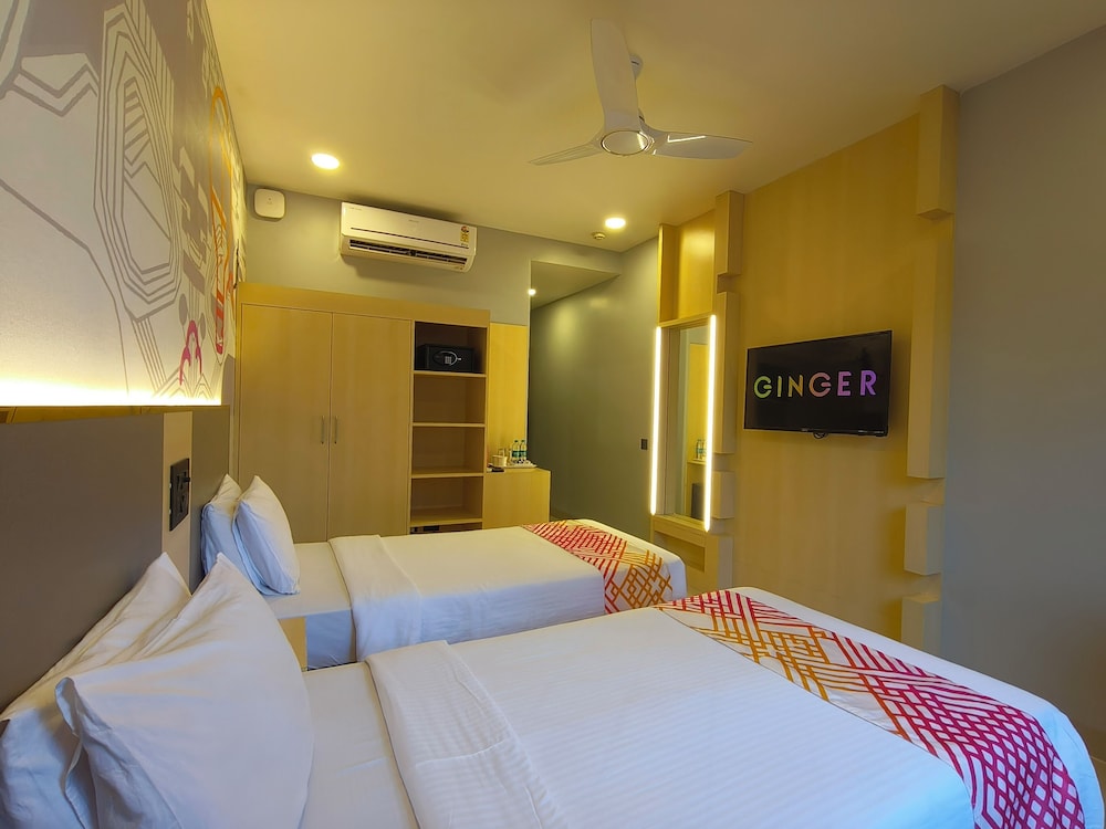 ROOM, TWIN BEDS