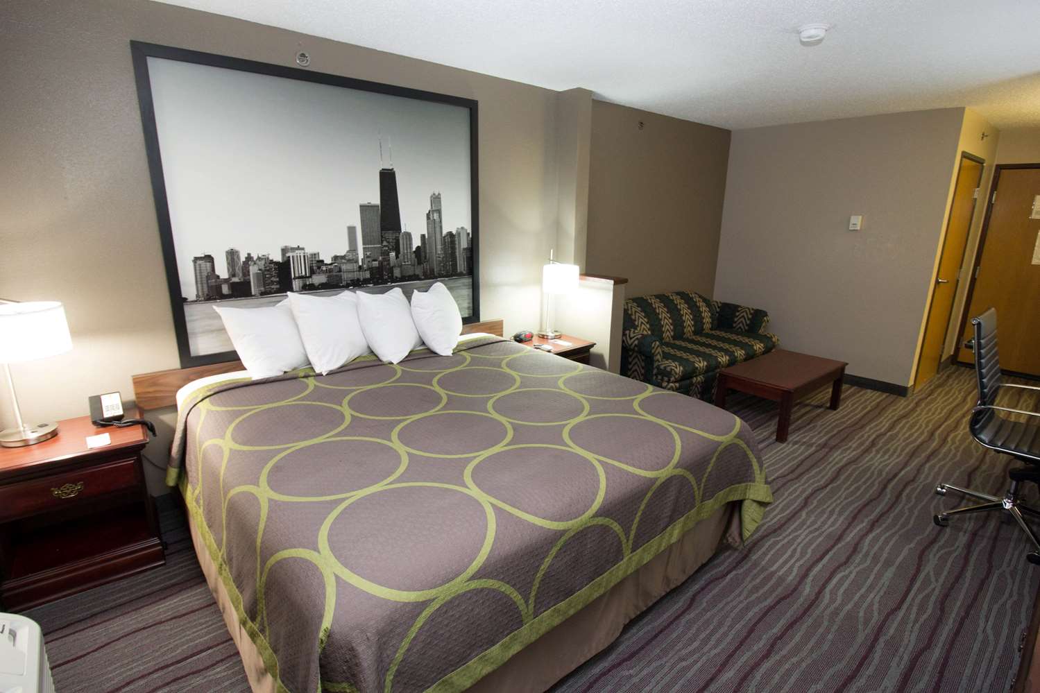 Super 8 by Wyndham Chicago O'Hare Airport 11/63