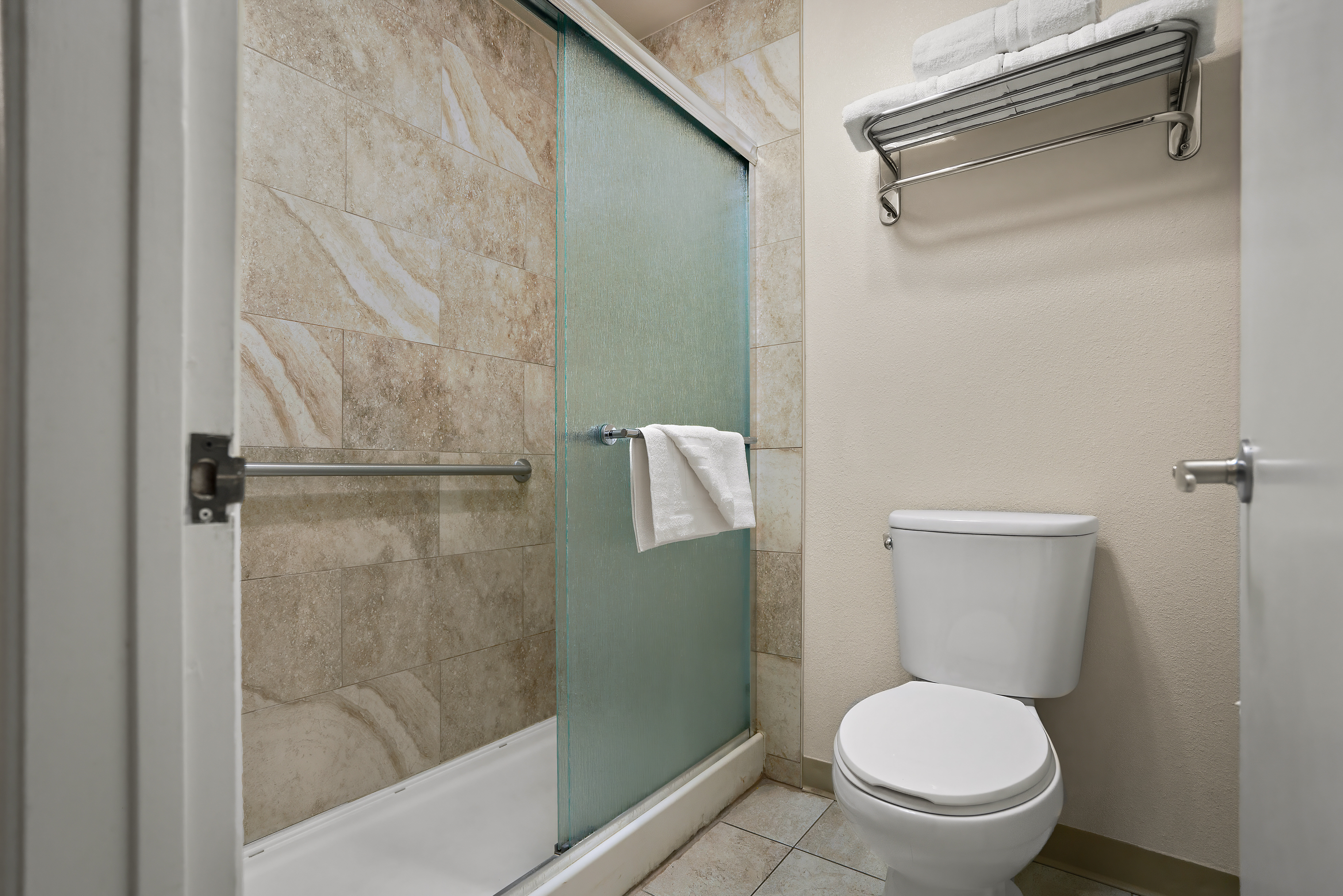 La Fuente Inn Suites 64/65