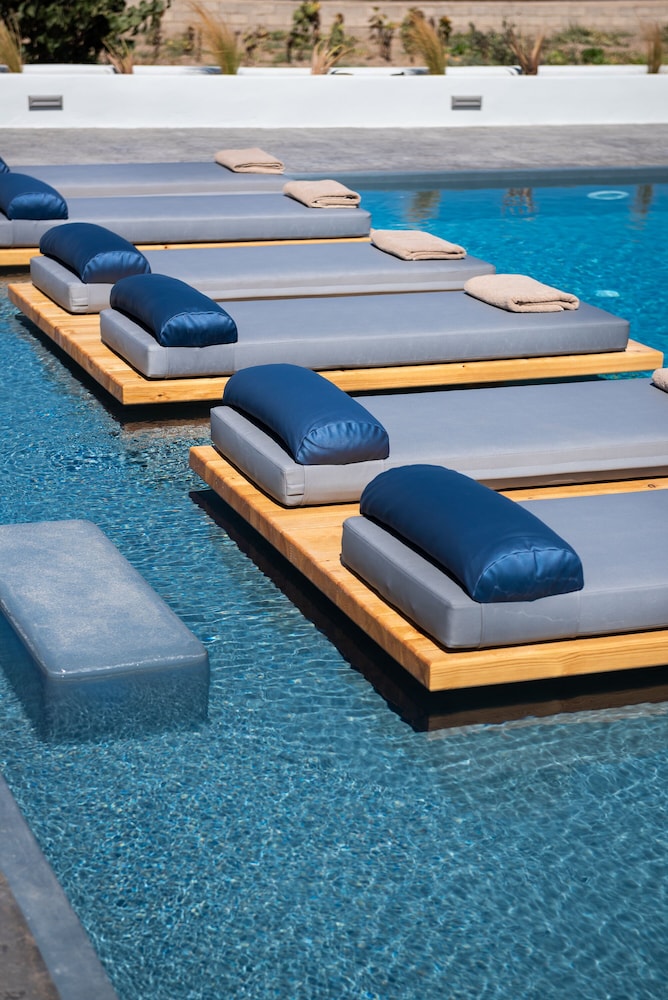 Volcanic Arc Santorini Suites 39/59