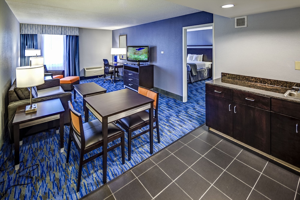 Holiday Inn Cleveland Northeast Mentor 66/79