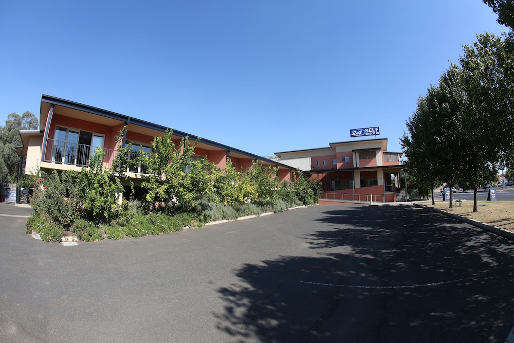 Forbes Victoria Inn 1/55