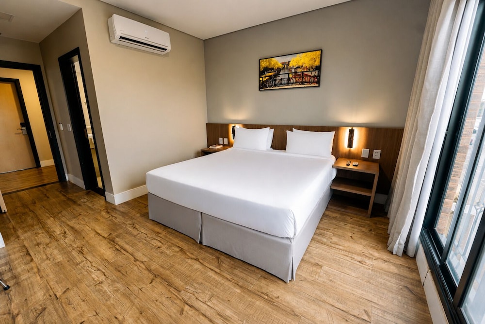 Hotel Royal Tulip Holambra 16/48