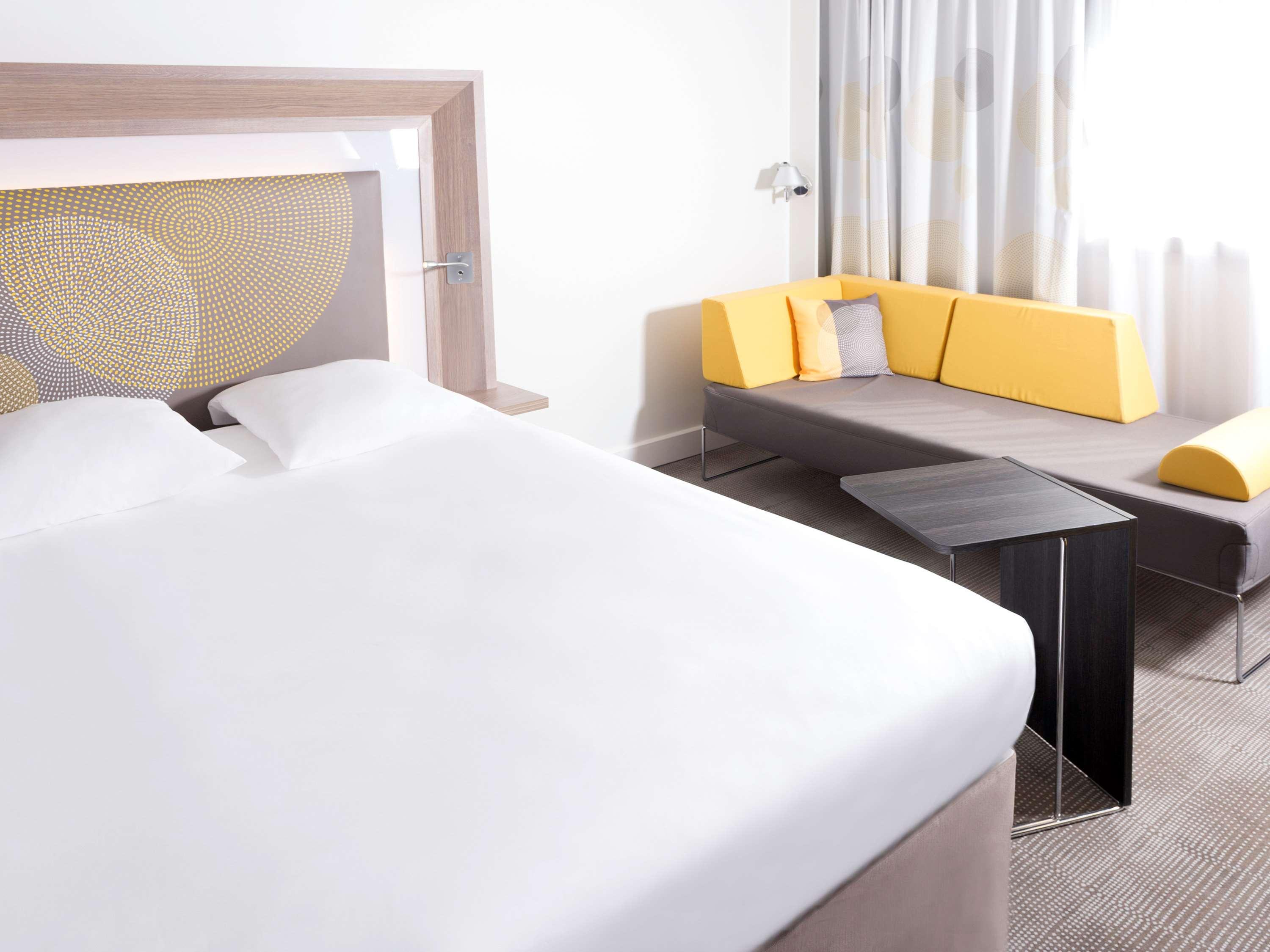 SUPERIOR, QUEEN BED, 2 SOFA