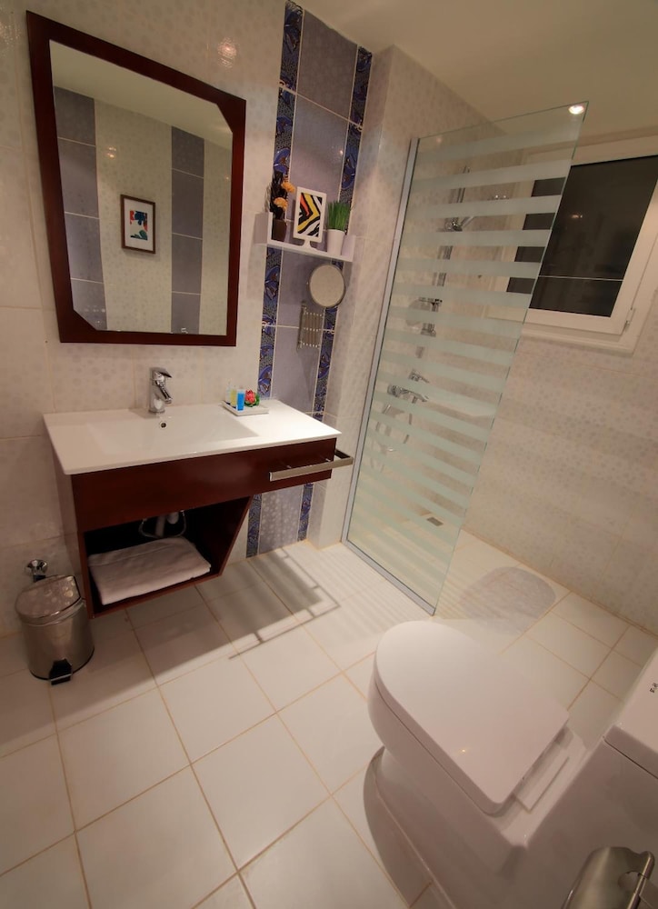 الاجنحه التنفيذيه(Executive Suites) 42/44