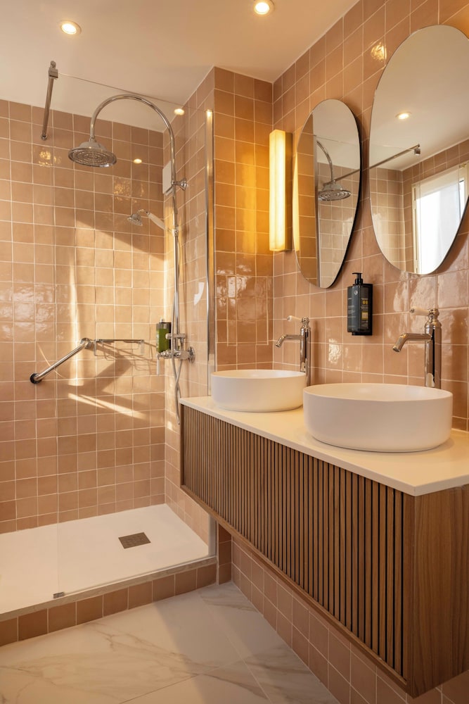 Dauphine Saint Germain Hotel 69/70