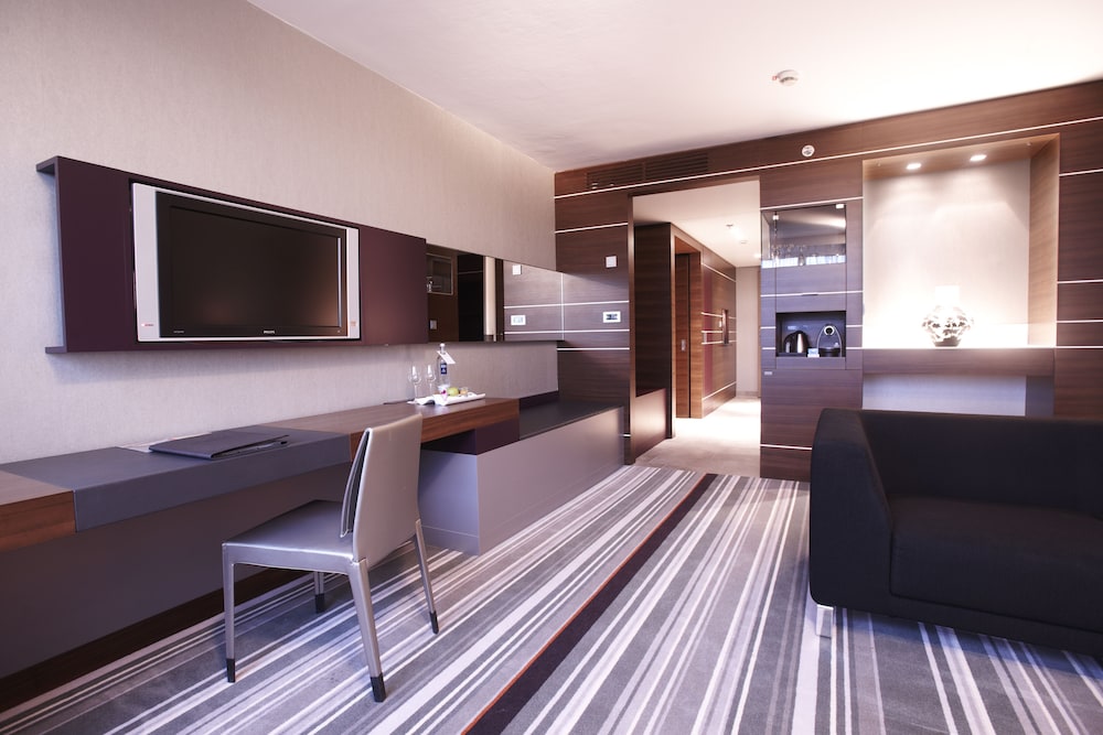 Steigenberger Airport Hotel 24/50