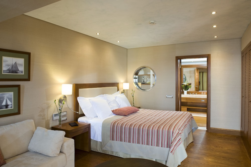 Elounda Bay Palace Hotel 12/83