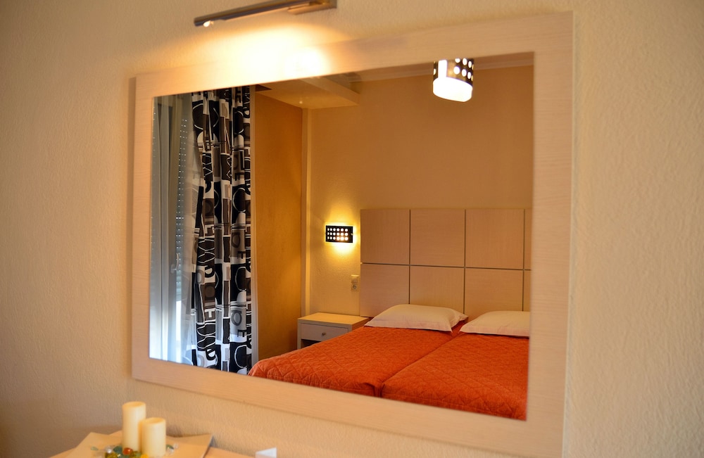 Alexander Inn 22/50
