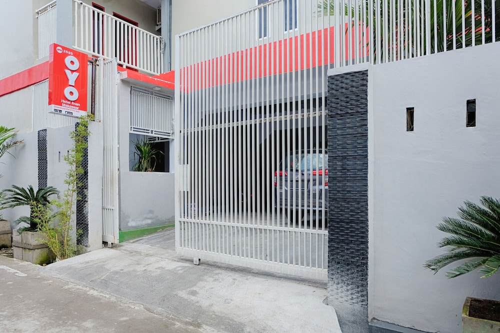 OYO 2595 Hotel Jinan Makassar 22/24