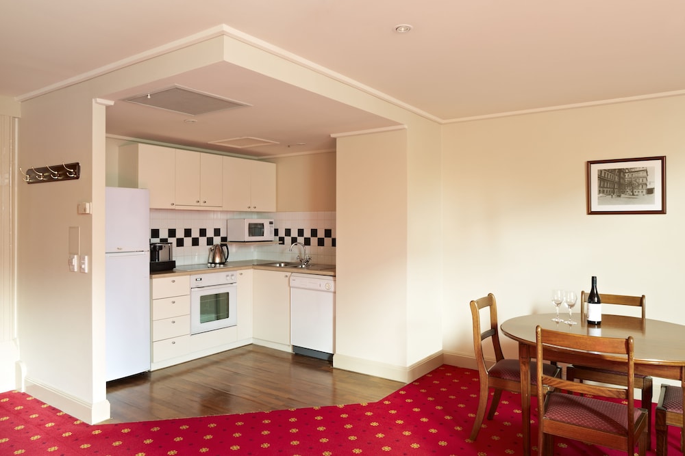 Grand Hotel Melbourne 35/55