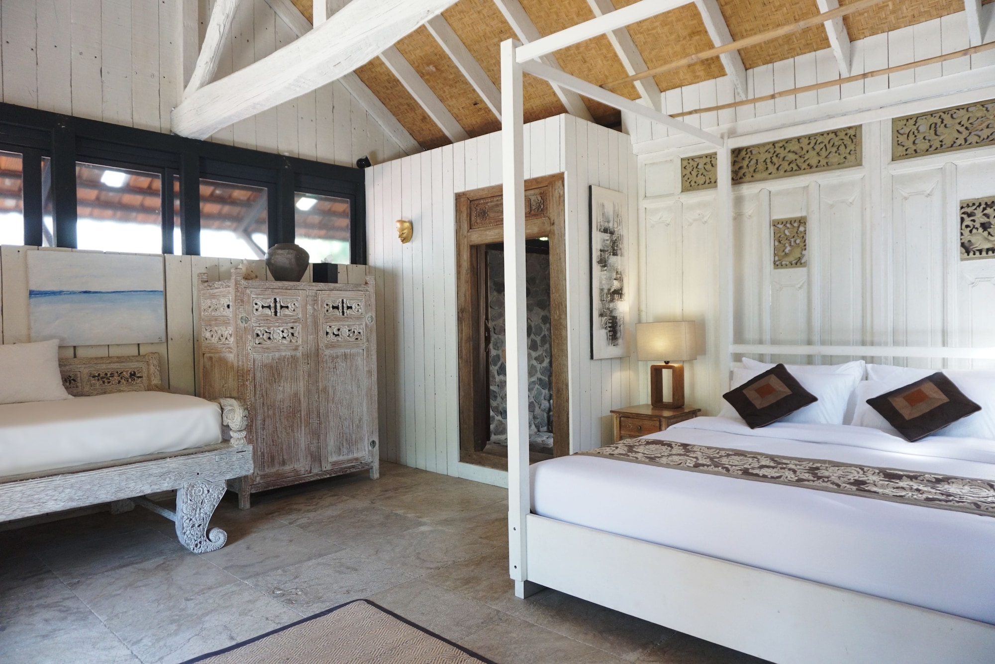King Bed, Sofa, Pool Access