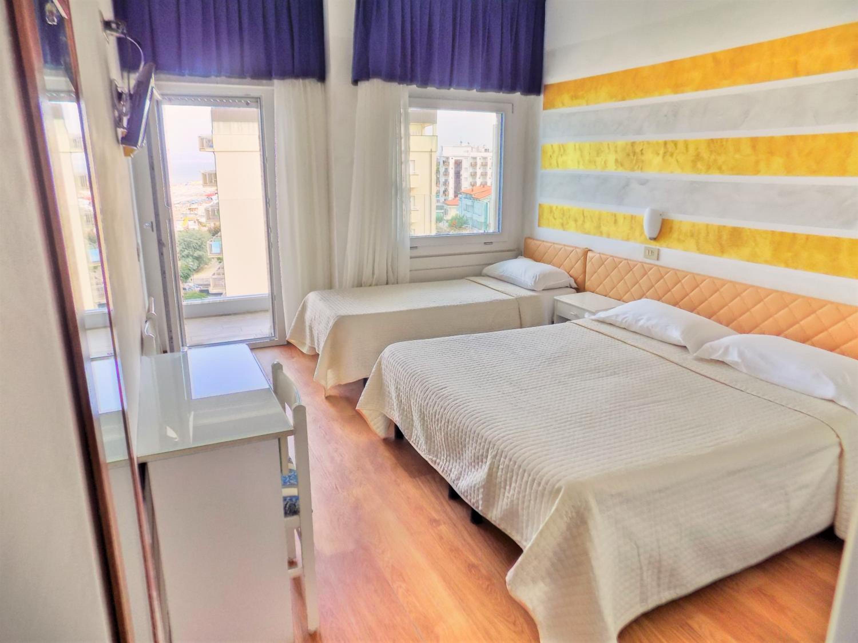 Room, Double or Twin Bed, Sea View, Balcony