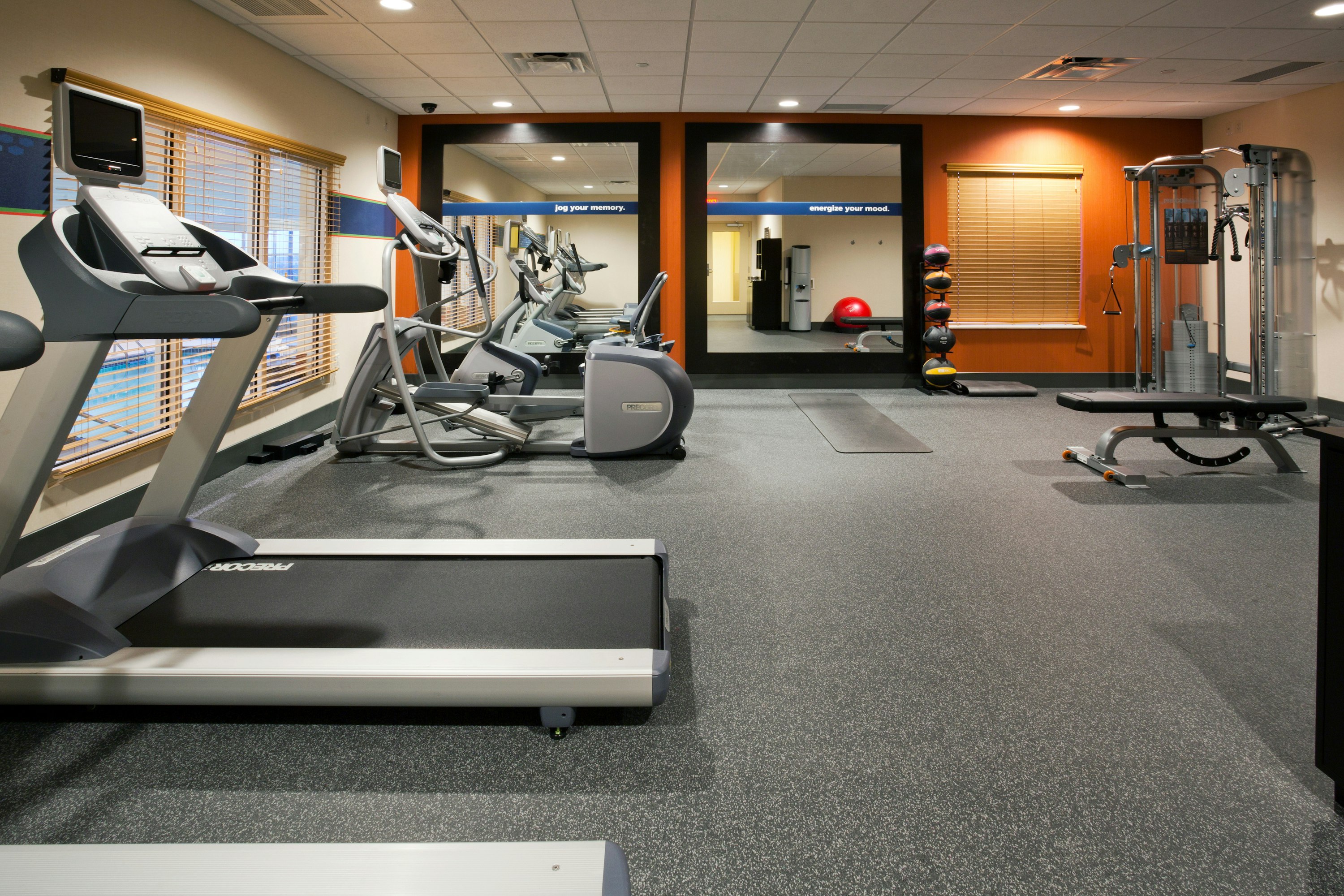 Hampton Inn & Suites Minot Airport 6/17