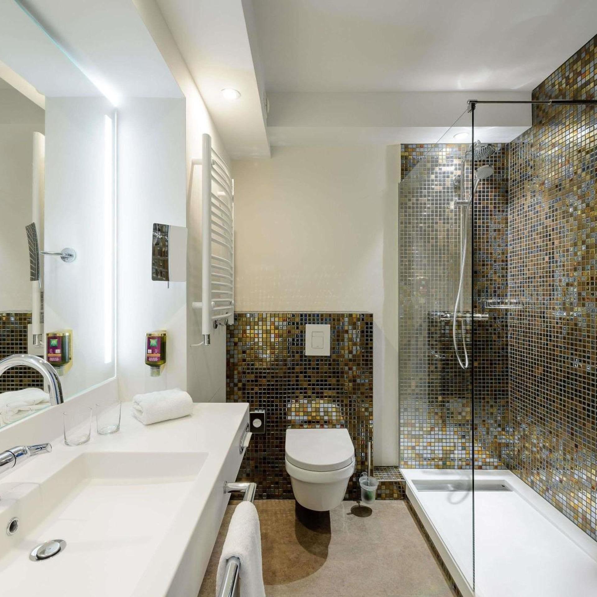 غرفة سوبيريور بسريرين منفصلين بإطلالة على النهر، ibis Styles Regensburg 10/10