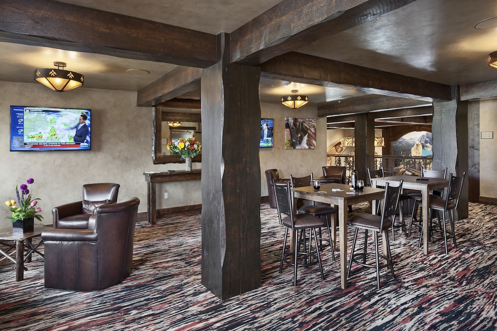 Glacier International Lodge 36/48