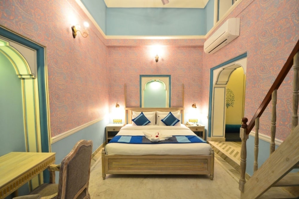 SUPERIOR, DOUBLE BED