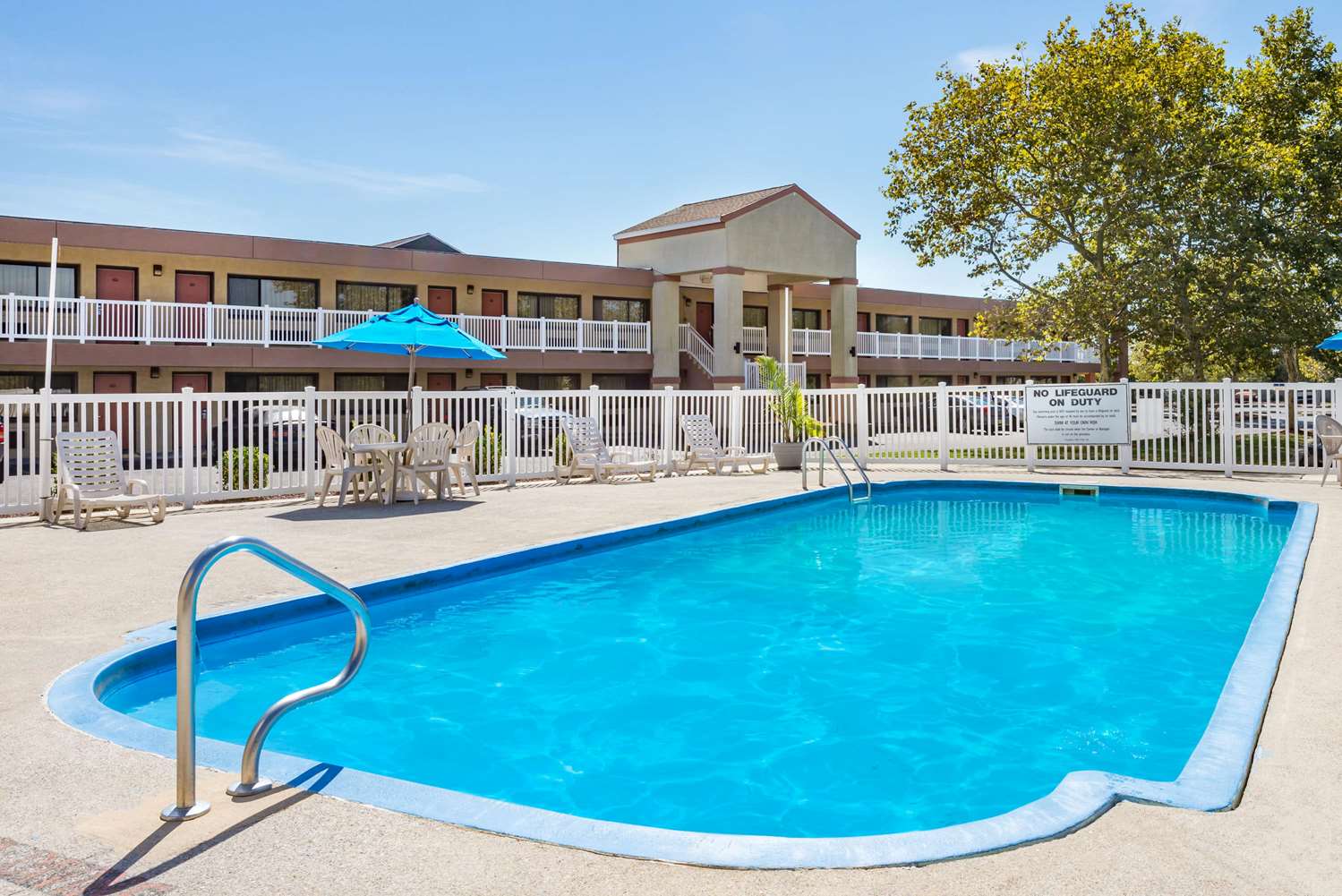 Ramada By Wyndham West Atlantic City 5/35