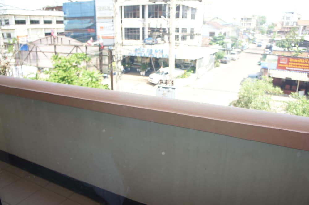 Sisavath Hotel 3/17