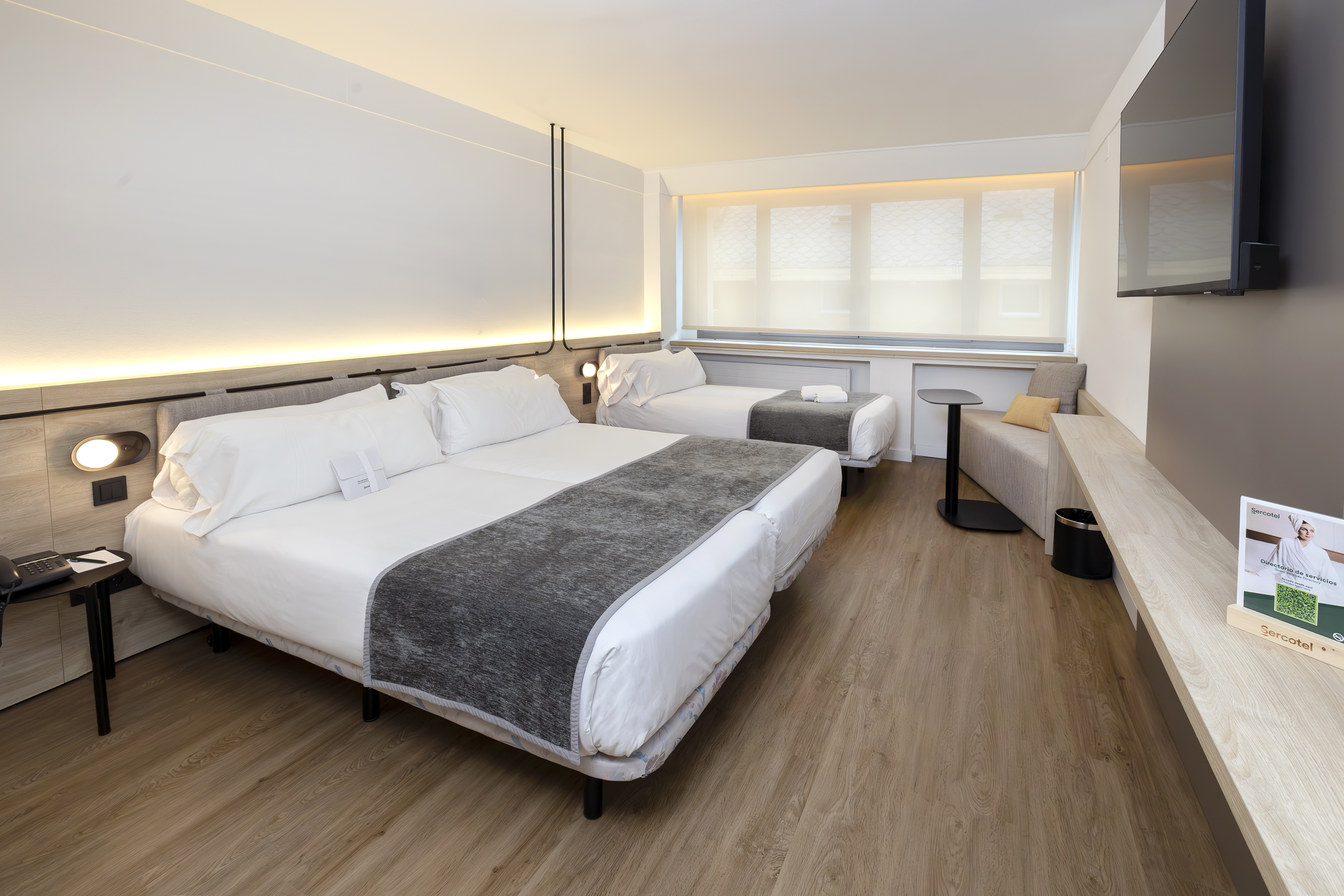 غرفة قياسية ثلاثية، Hotel Sercotel Delfos Andorra 2/5