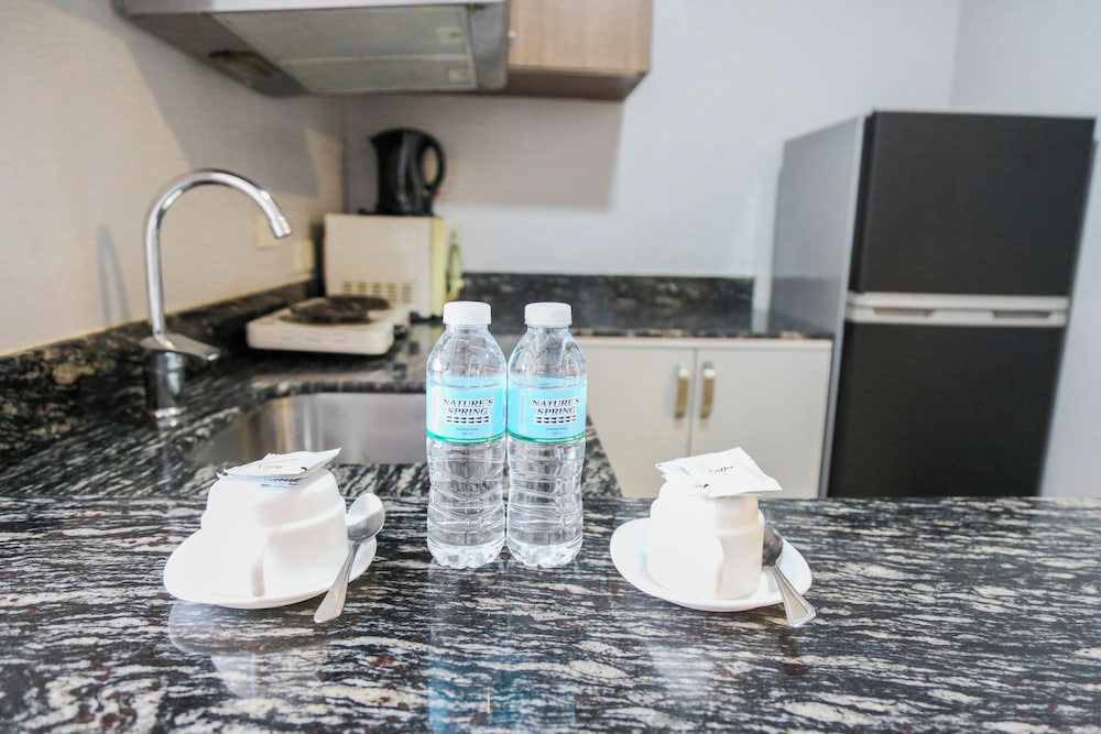 Pacific Bay Grand Suites 42/50