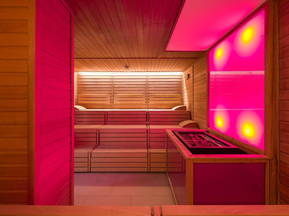 Movenpick Amsterdam City Centre 37/75