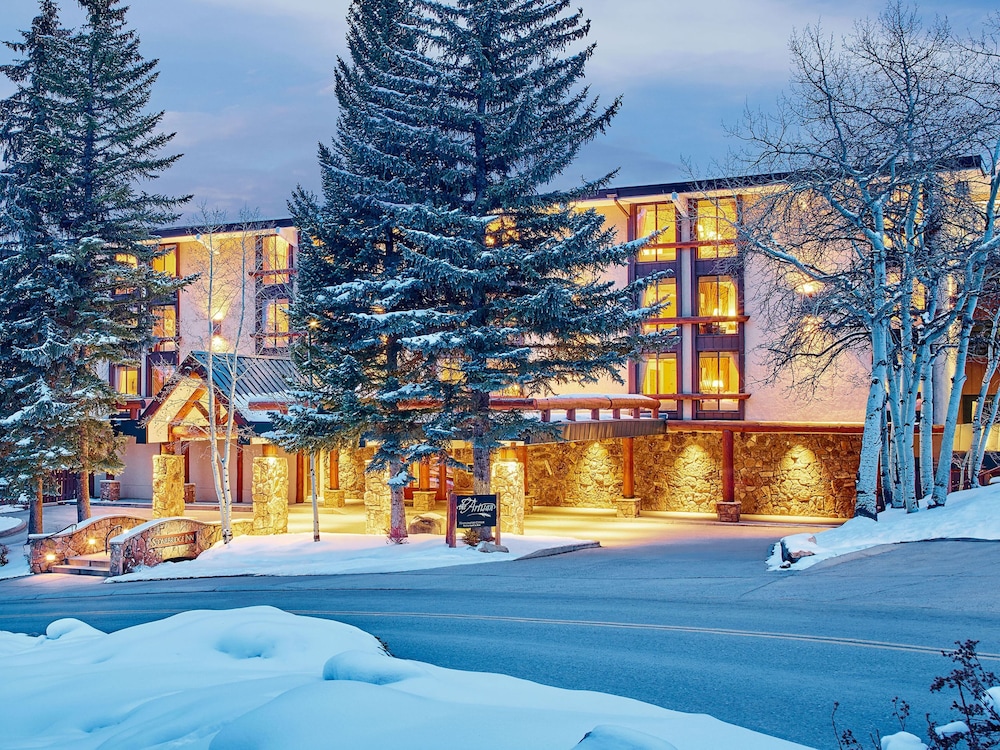 The Stonebridge Inn A Destination Hotel 4/45