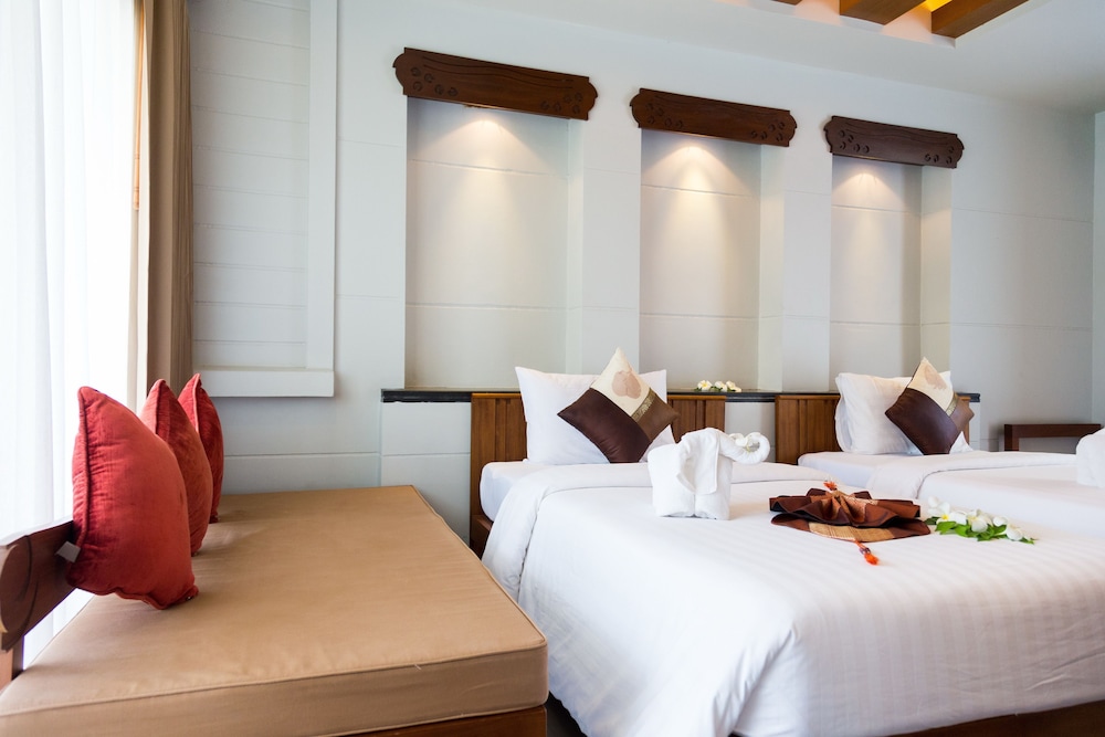 MAEHAAD BAY RESORT 14/68
