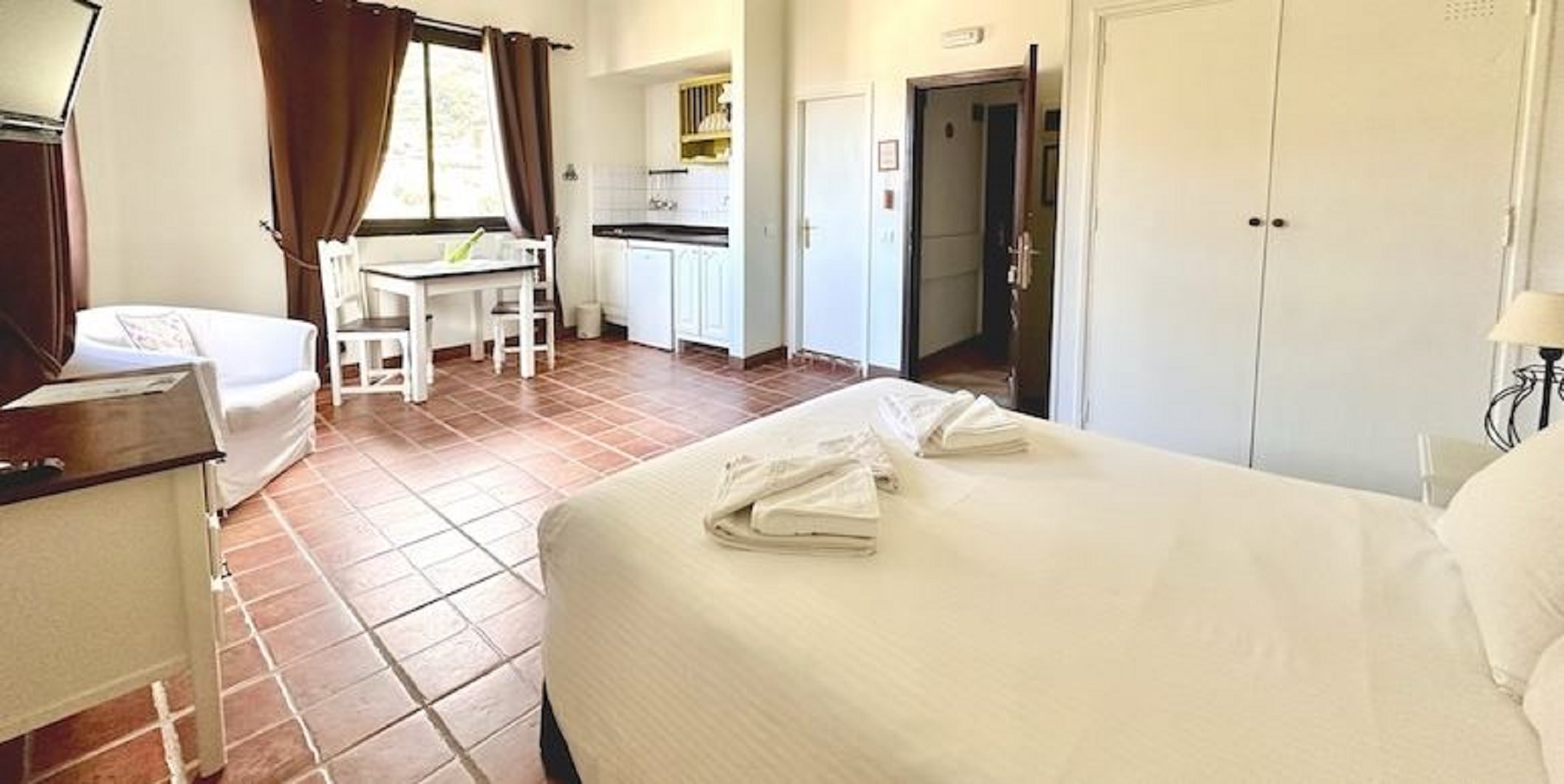 Basic, Studio, Double Bed, Street or Valley View