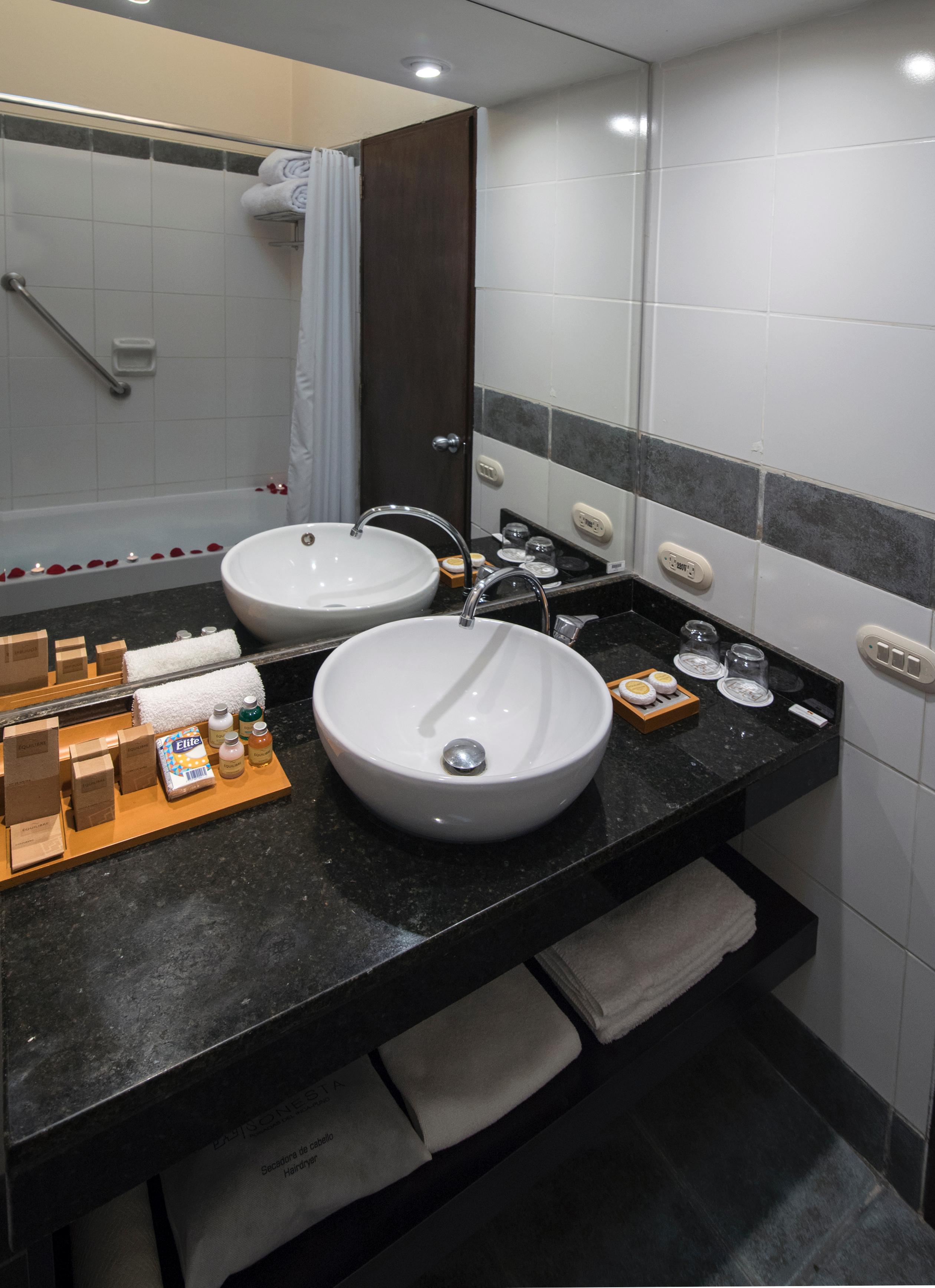 غرفة قياسية بسريرين منفصلين، Sonesta Hotel Posadas del Inca Puno 4/5