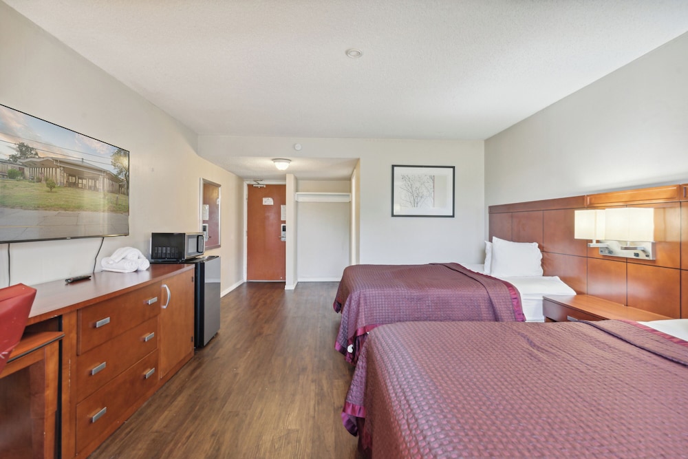 Days Inn by Wyndham Toledo 9/37