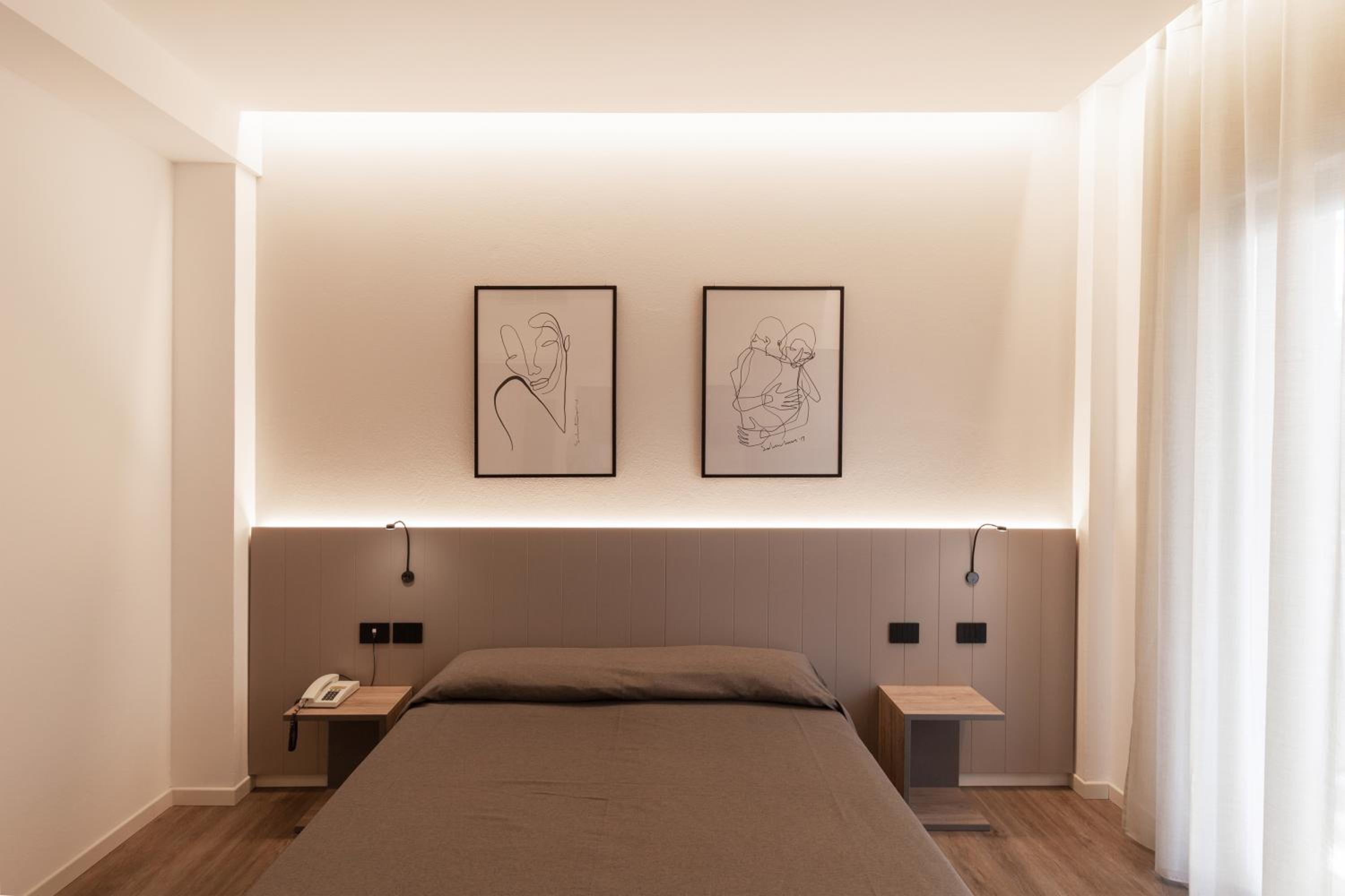 Hotel Renzo 25/50