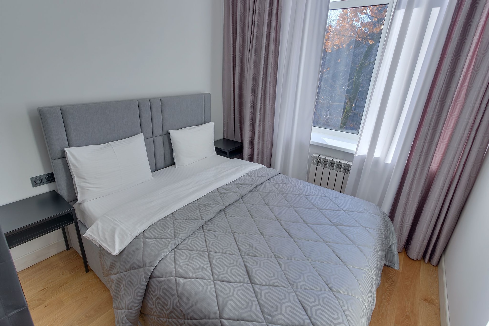 1 BEDROOM, APARTMENT, SMOKING