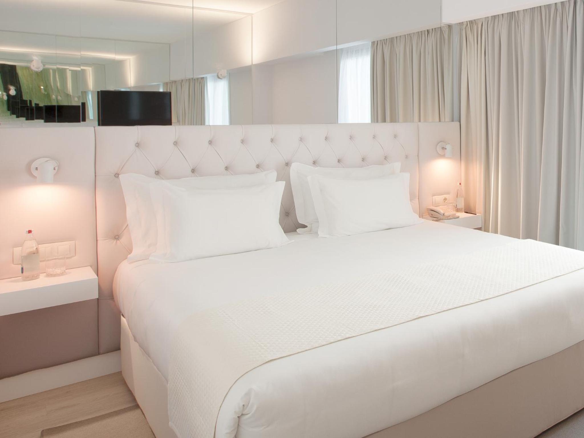 Standard, Twin Beds