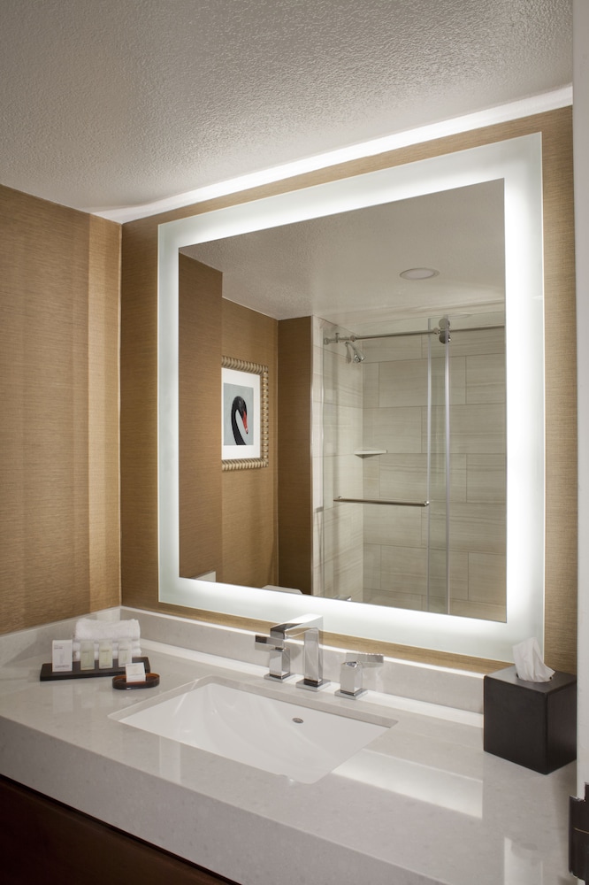 Embassy Suites Galleria 5/50